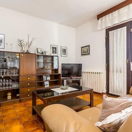 Sandri House Apartman *
